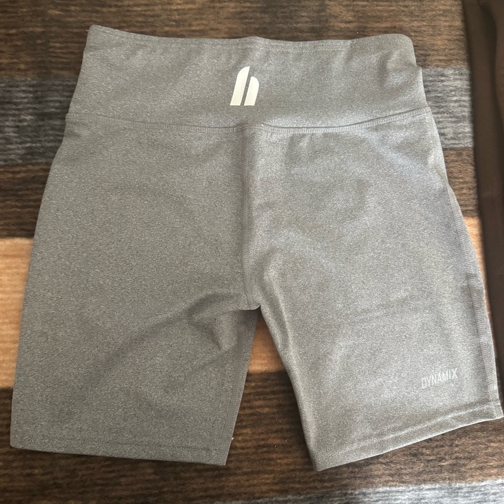 Hypr wear grey sz M EUC 6” inseam athletic shorts